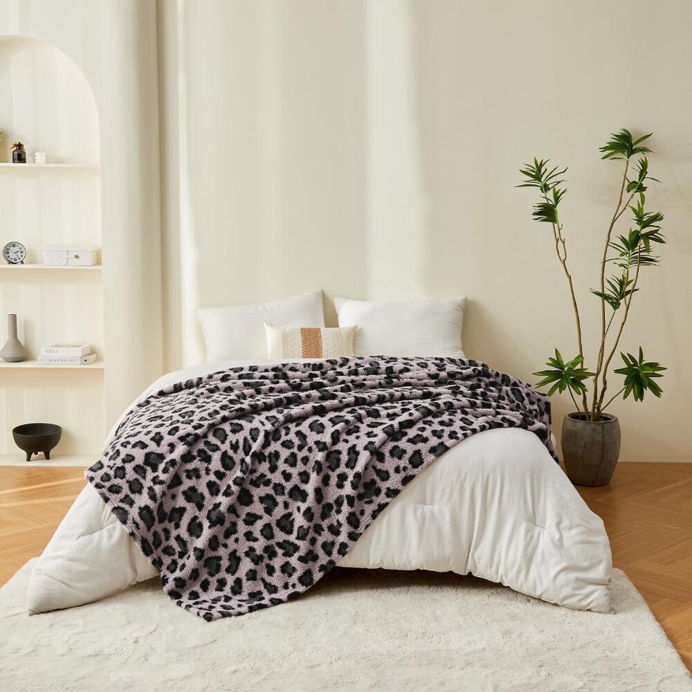 Leopard Throw Blanket 50"*60" - Picture 8 of 8